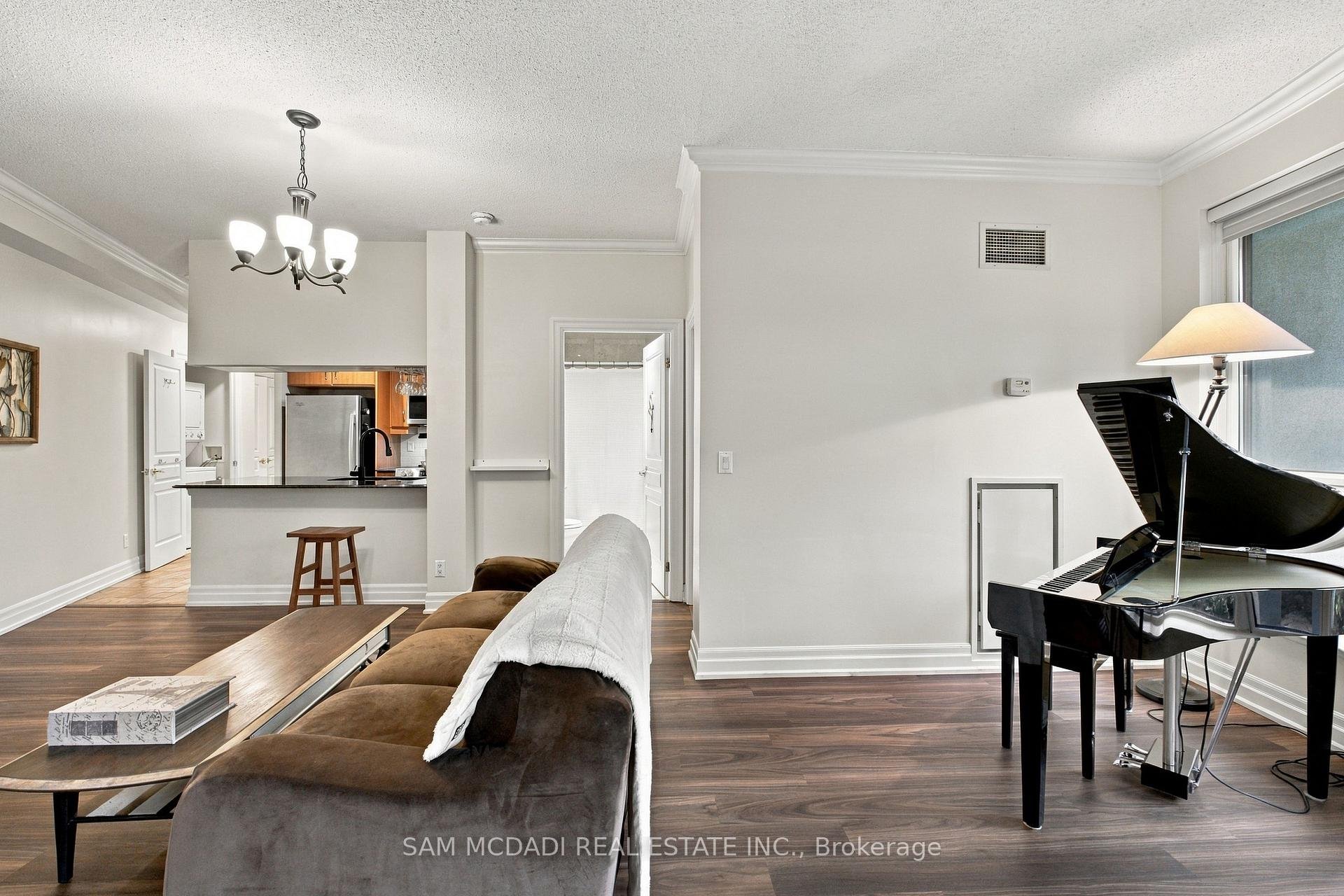 2087 Lake Shore Boulevard W 103, Toronto Unit: 103