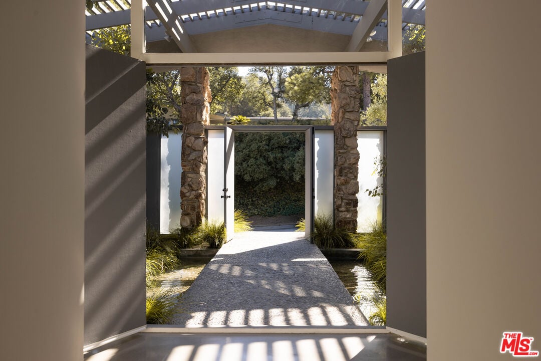 Crownfall Reserve, Edwin Dr, 90046