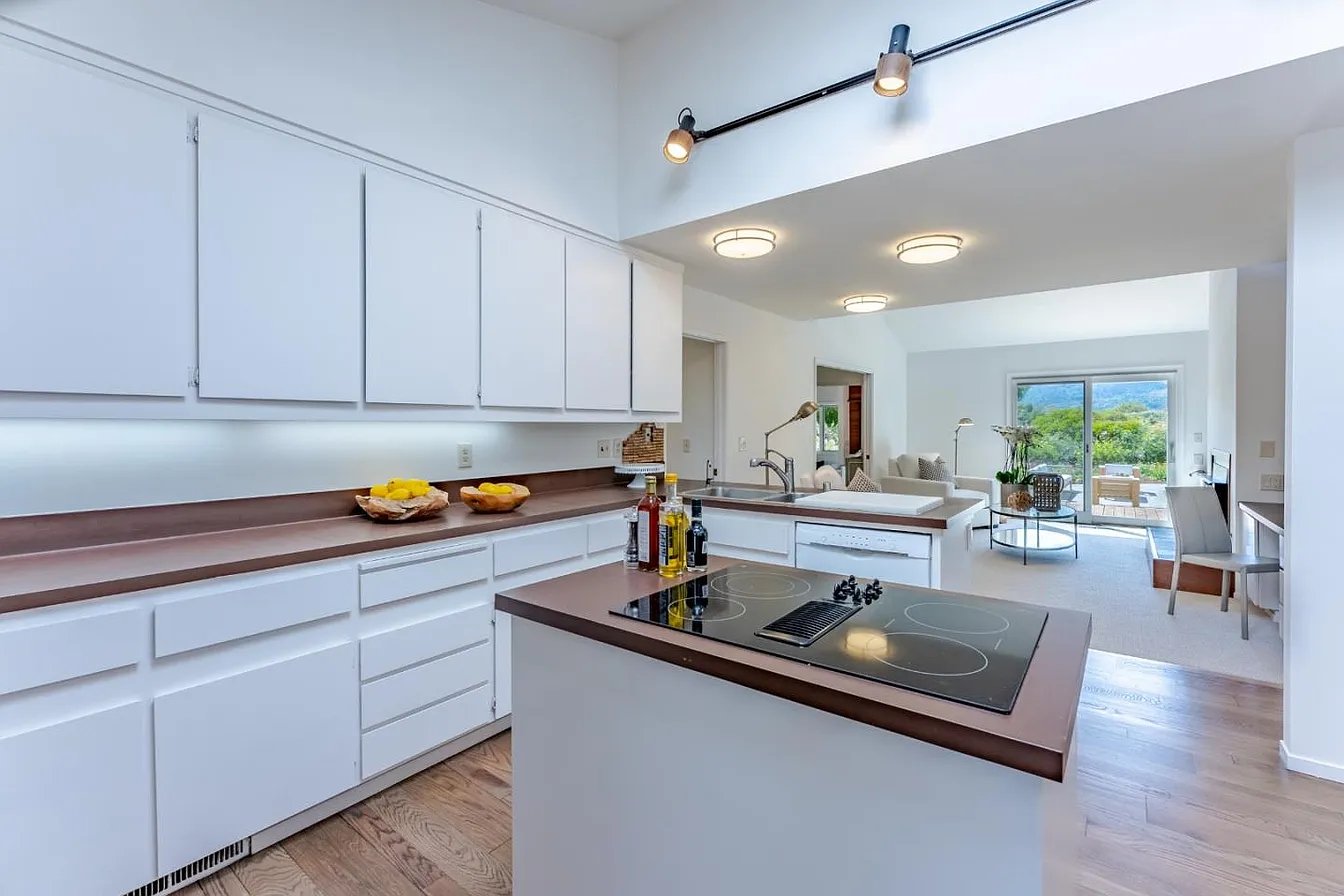 6 Arastradero Rd