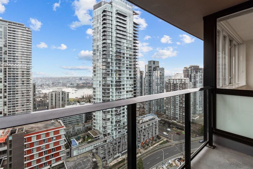 1325 Rolston St, #2305