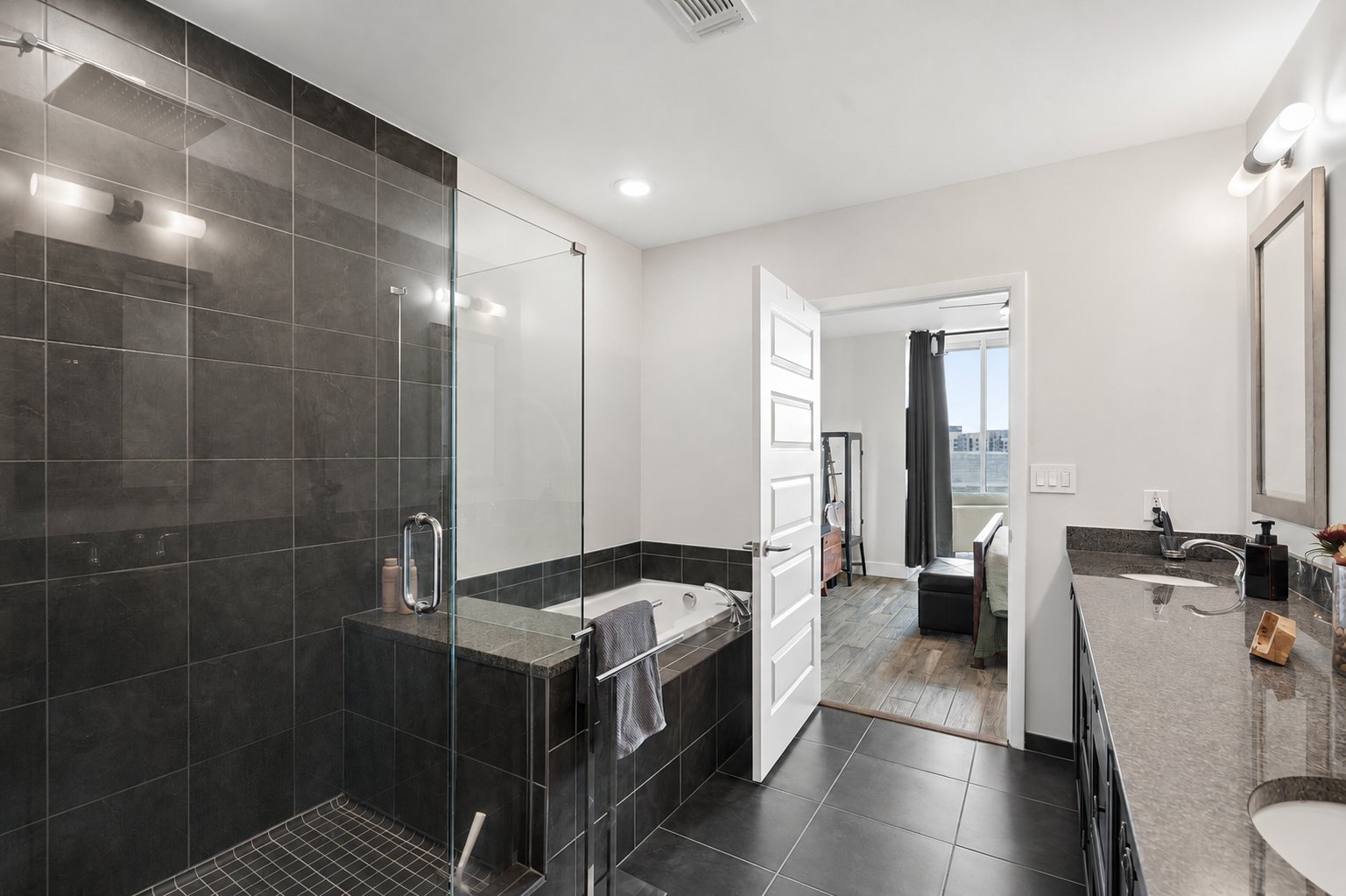 1080 Peachtree Street NE Unit 1711