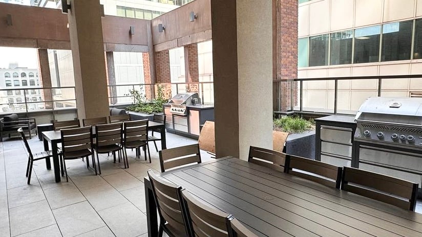 8 Widmer Street 2005