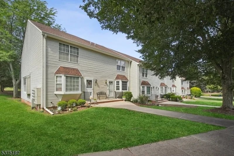 502 Wedgewood Cir