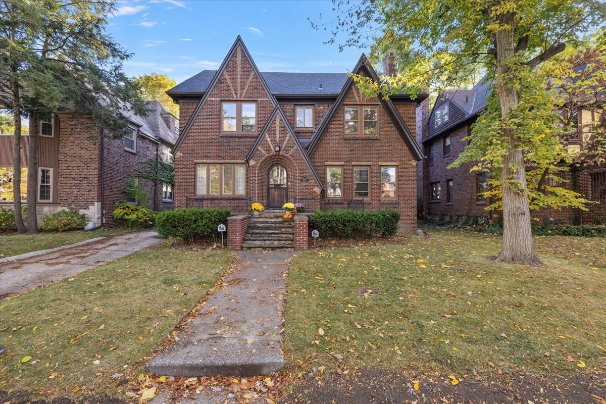 18214 Parkside Street