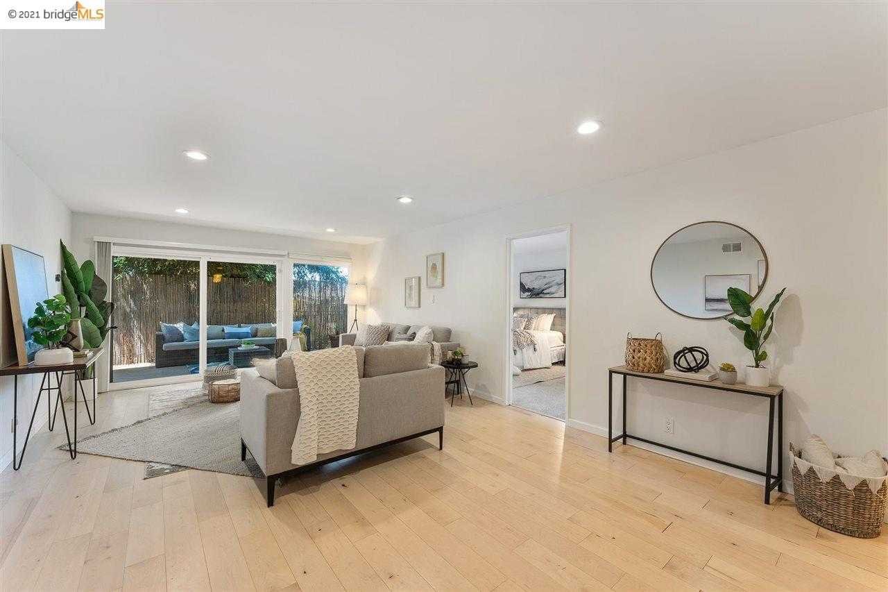 5290 Broadway Ter