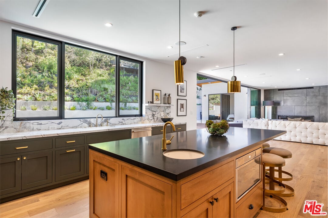 2220 Coldwater Canyon Dr