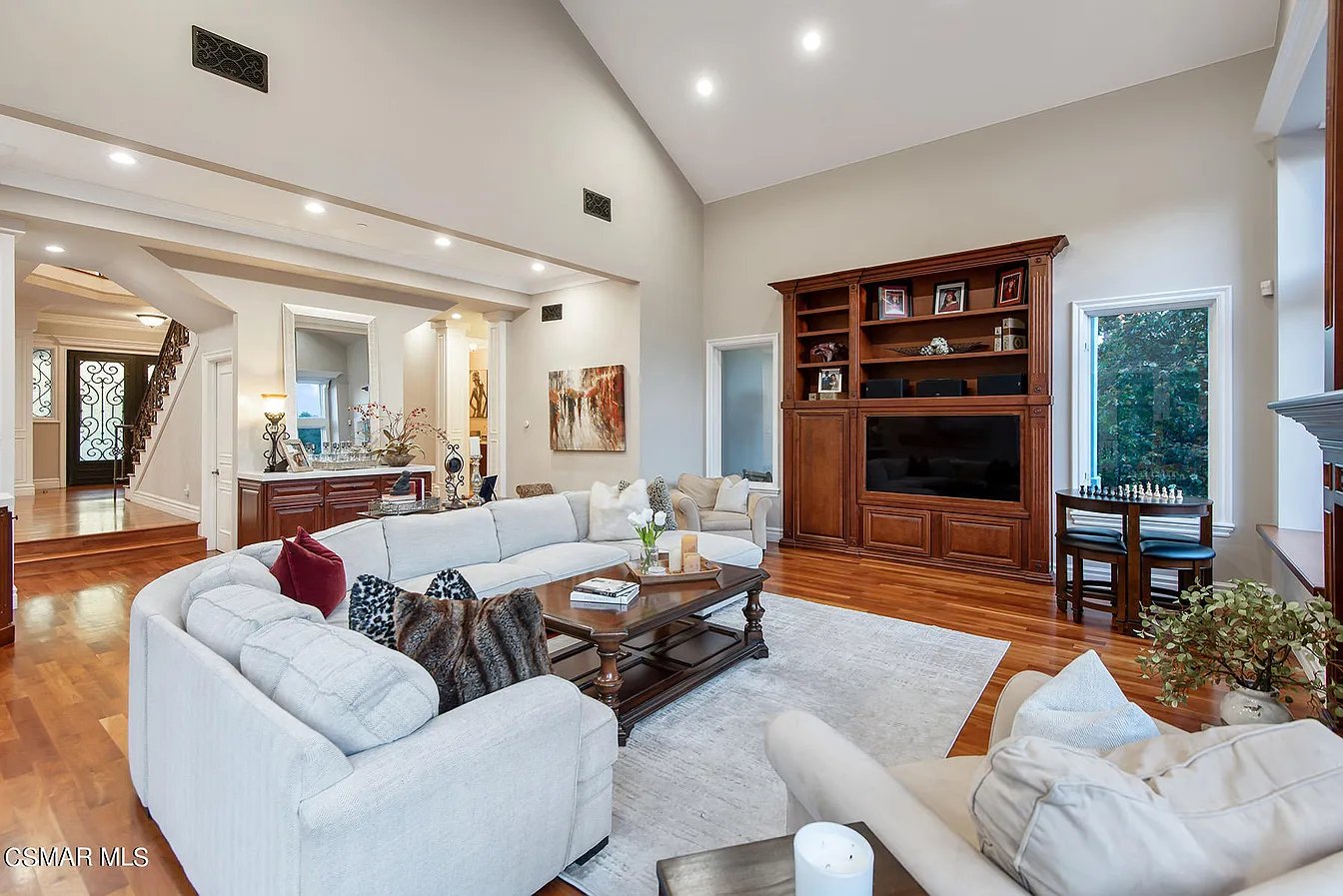 5542 Little Fawn Ct