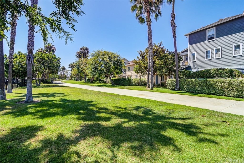 7461 Shelter Cove Cir