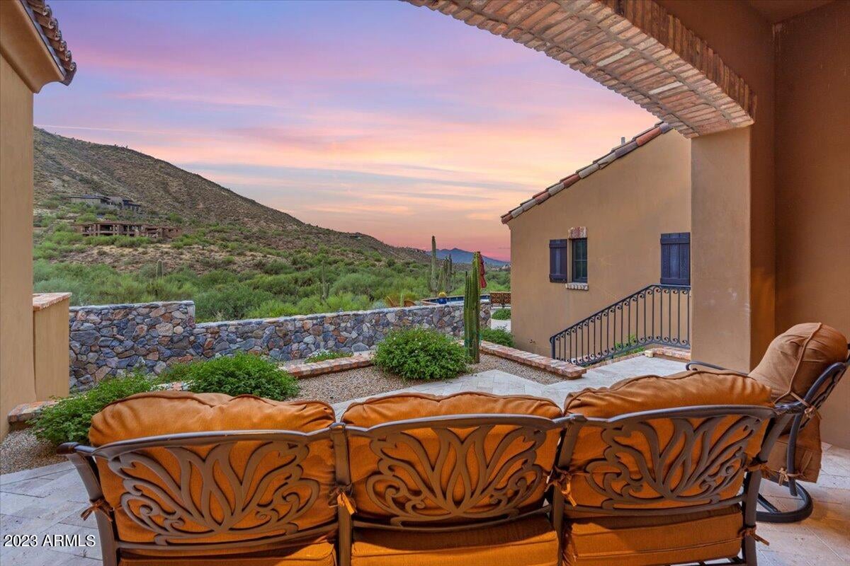 9514 E Madera Dr