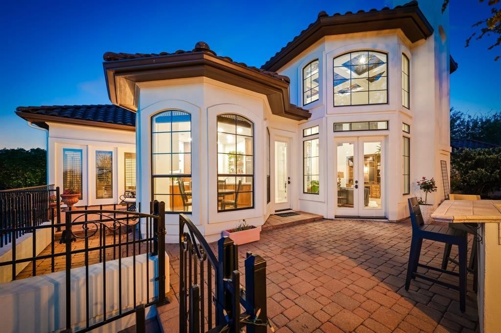 Sold in Lake Pointe