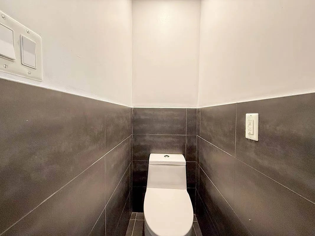 1319 Bedford Ave 4F