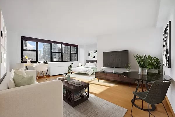225 East 36th Street Unit: 15K