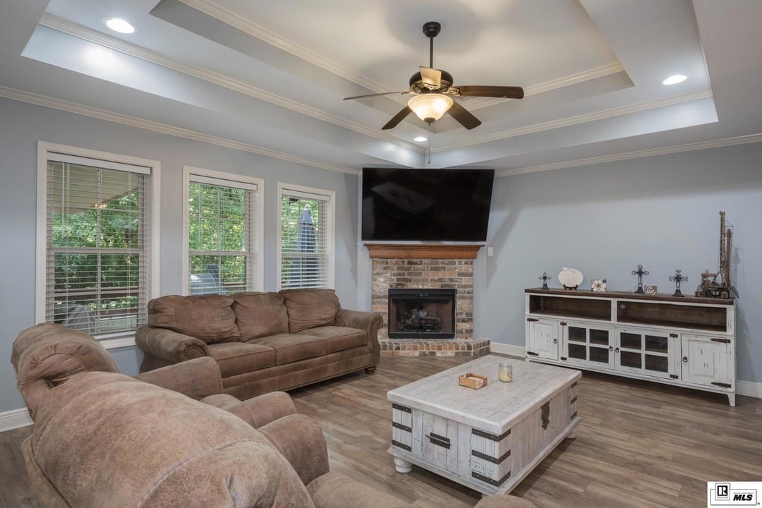 325 Hedge Hill Cove