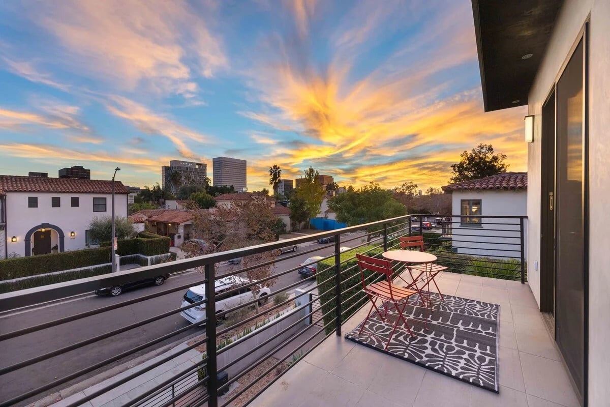 Modern 5BR Home w/Pool – Walk to The Grove & LACMA