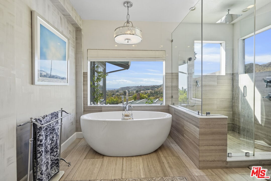 Solis Vista, Serra Rd, 90265