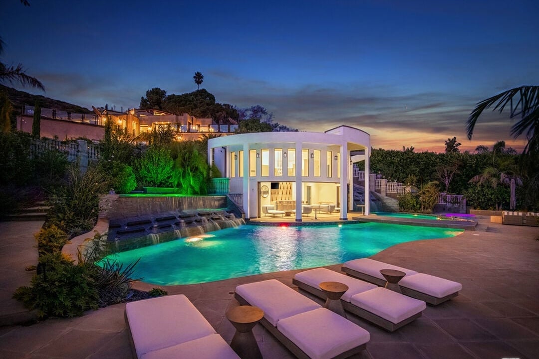 Vireon Pavilion, Pacific Coast Hwy, 90265