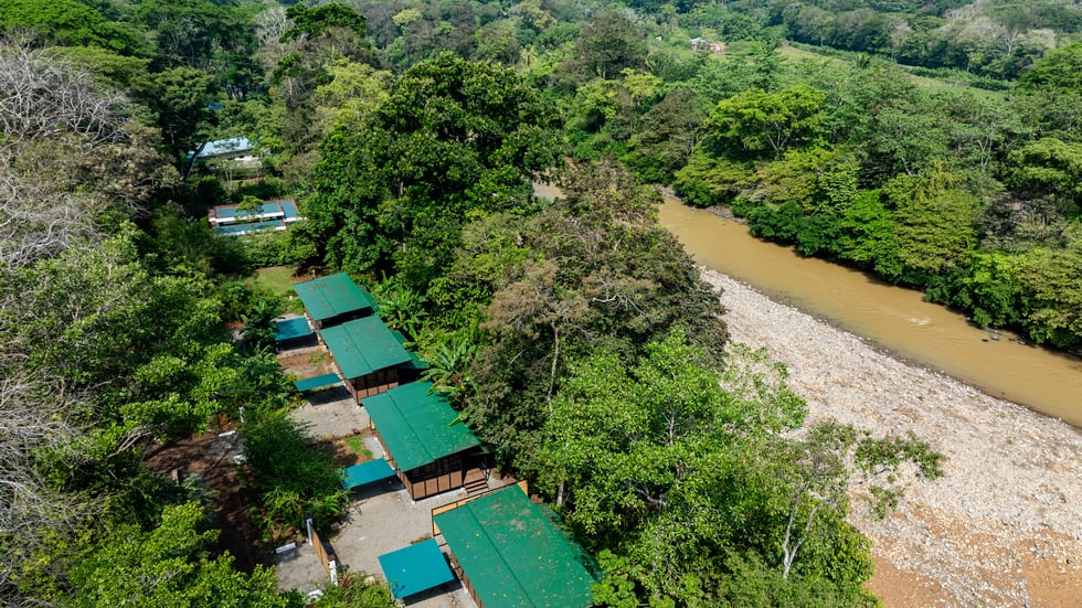 Riverfront Surf House in Playa Dominical Walk to the Beach