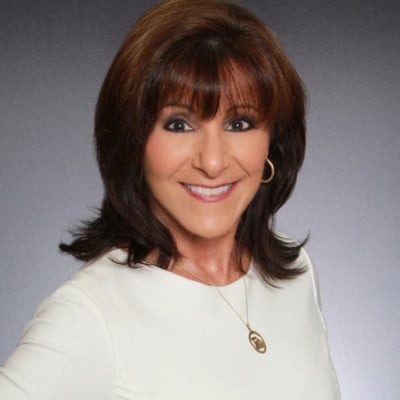 Robin Lance Richmond Hill, GA Real Estate Agent Headshot