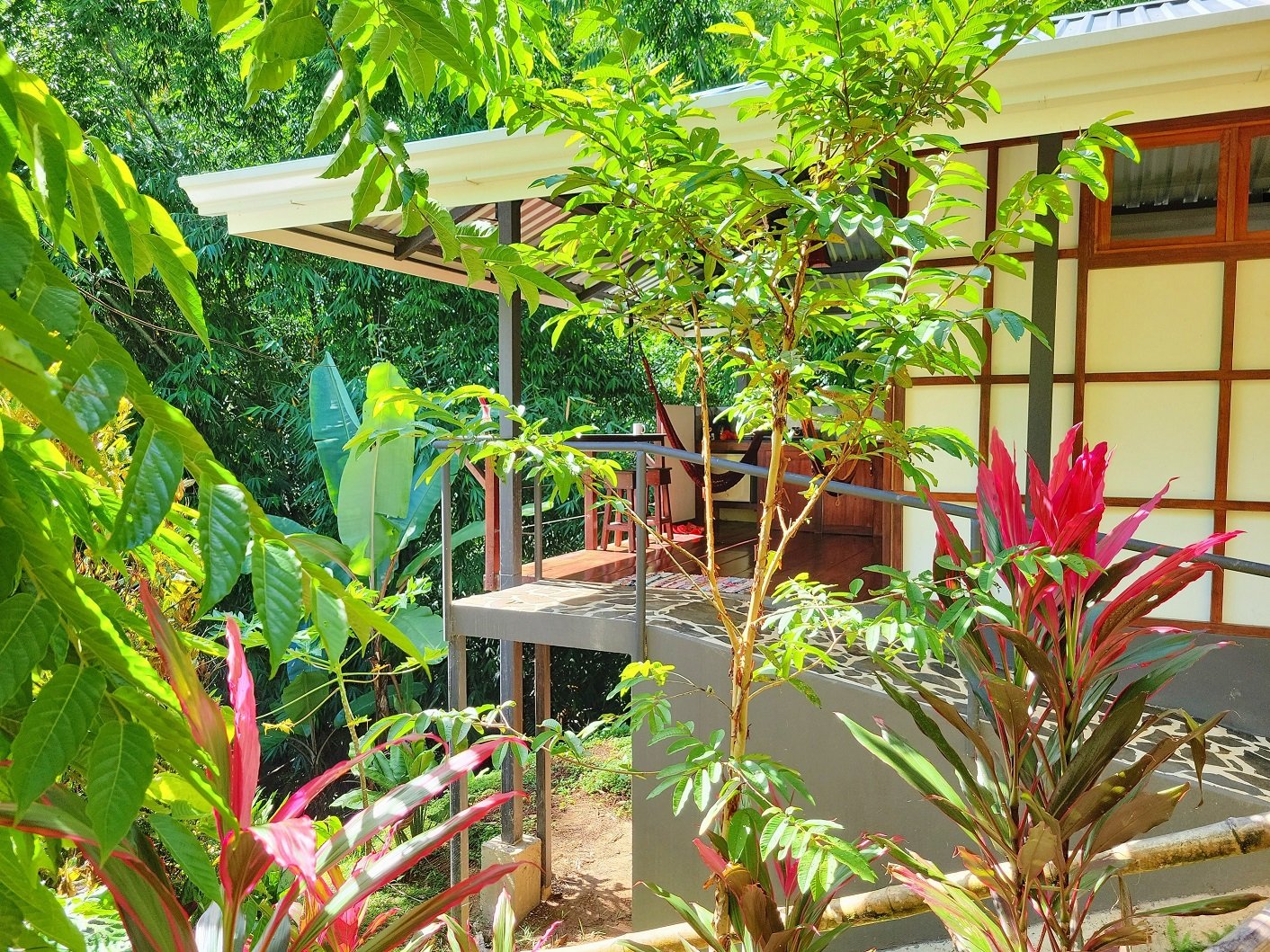 CASCADA ELYSIANA – ECO-RETREAT WITH HUGE WATERFALL