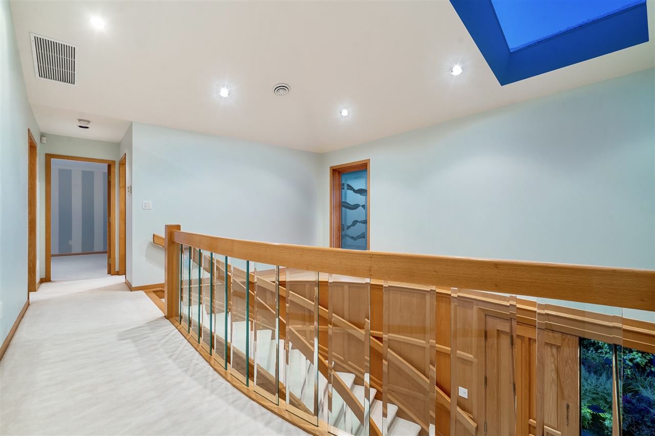 2536 Westhill Dr
