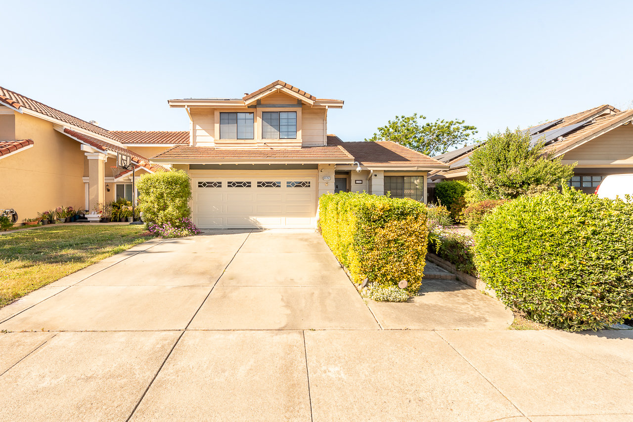 Newly Remodeled. 1 Bed/Bth down, Pioneer Elem!