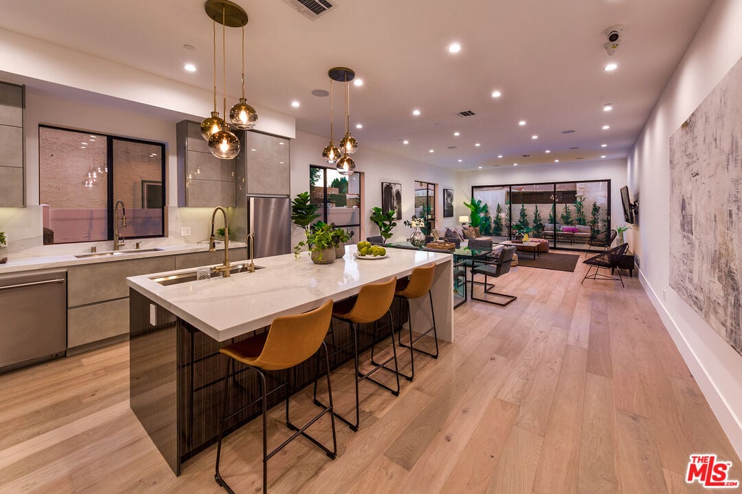 1635 S Sherbourne Dr