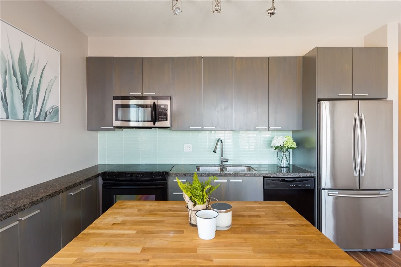 318-5388 Grimmer St