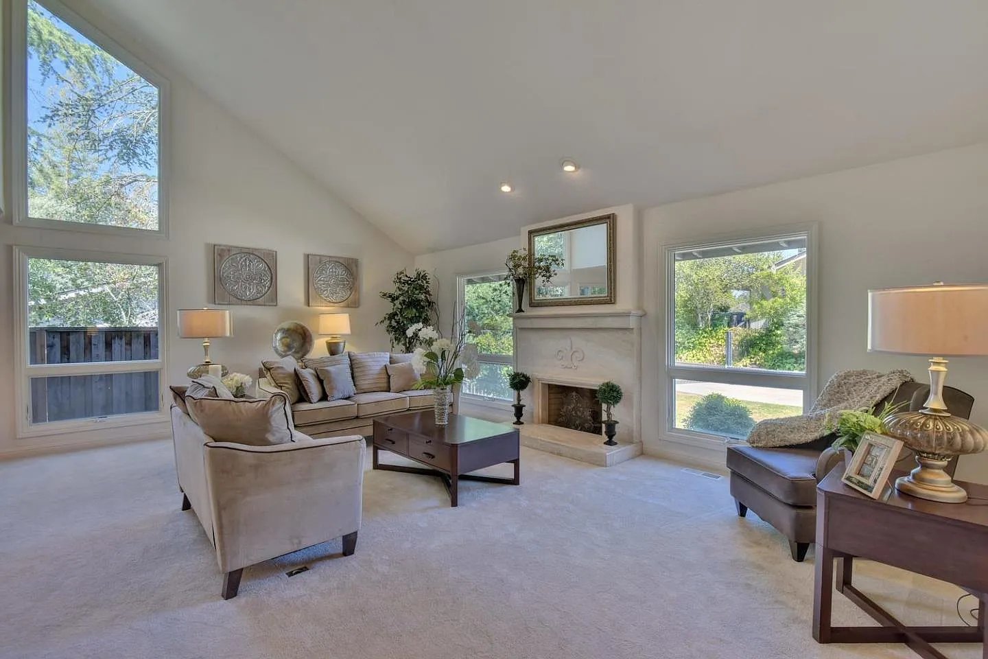 17364 Grosvenor Ct