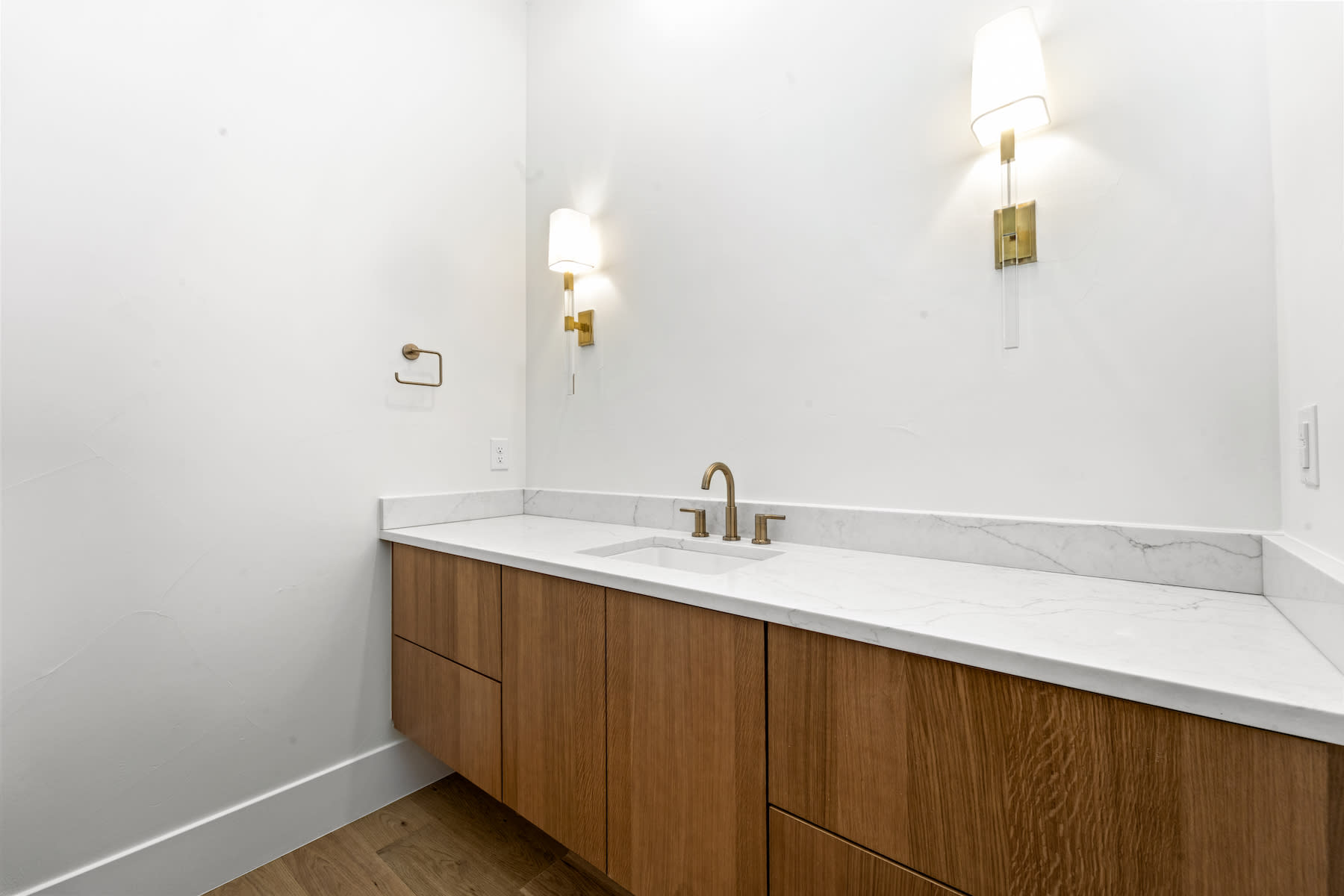 10601 Leonardo Place