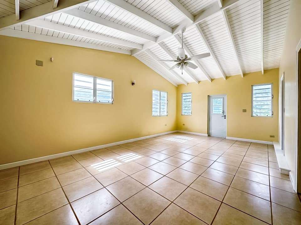 433 Huntum's Ghut 3 Bedroom Apartment