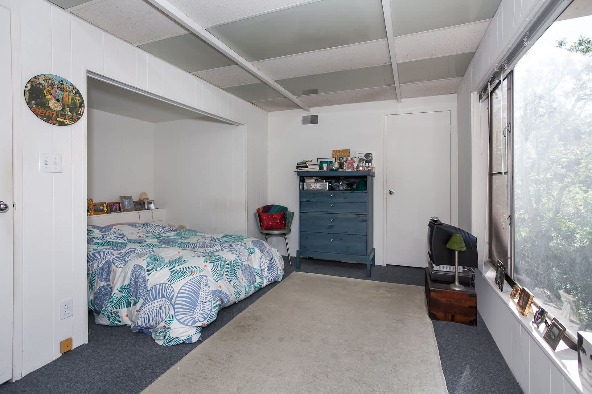 8275 Mannix Drive