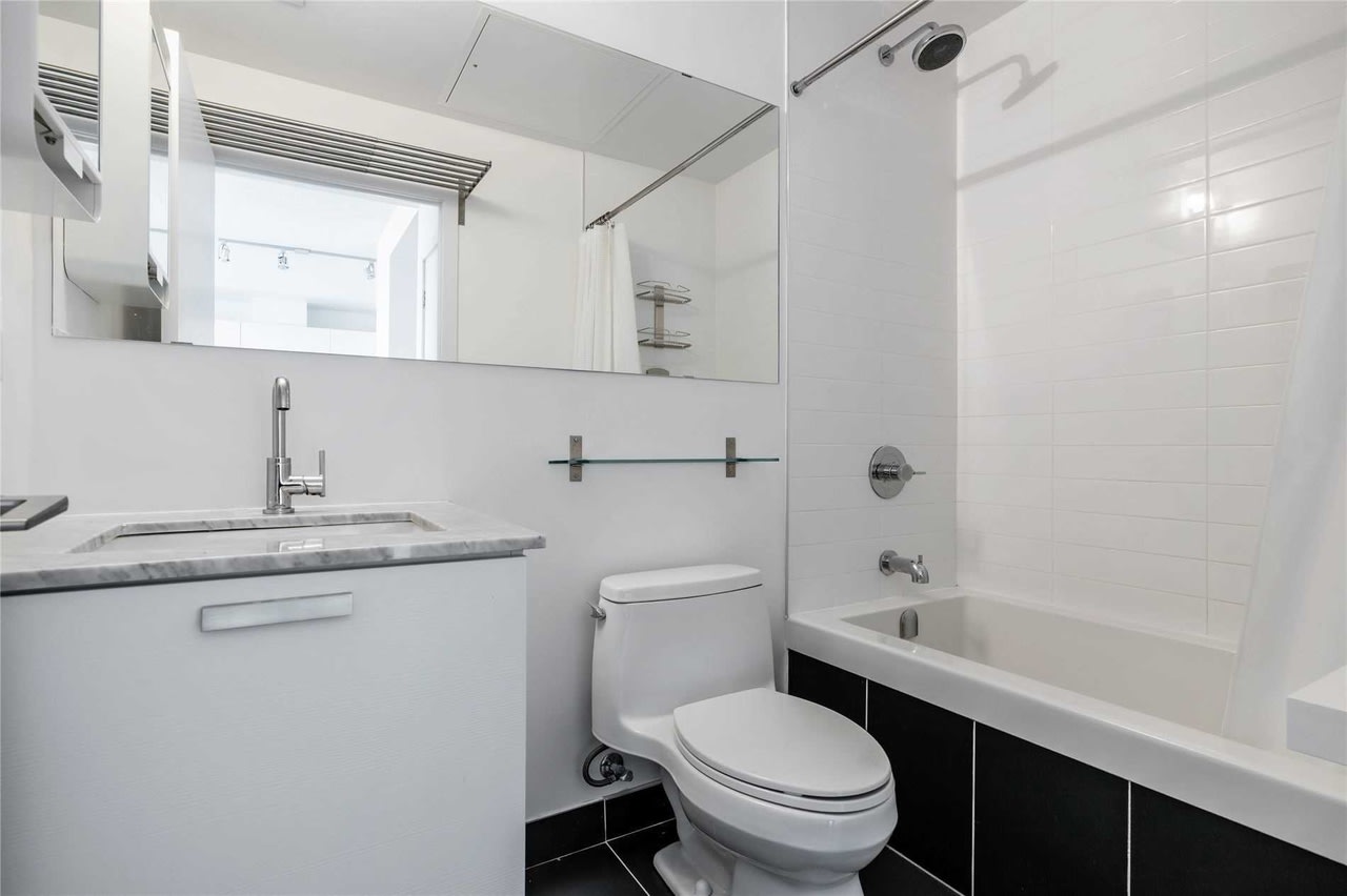 1815 Yonge St #2407