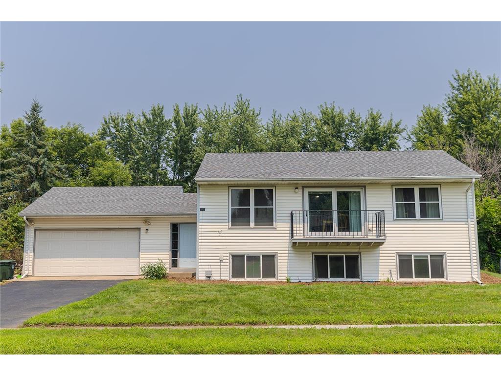 15474 Drexel Way, Apple Valley, MN 55124-6896