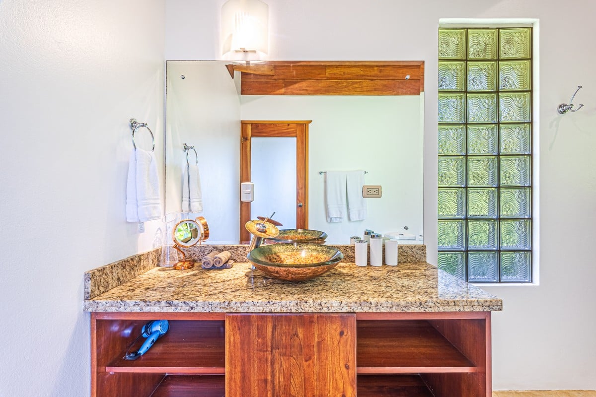 2.07 ACRES – 3 Bedroom Elegant Home With Guest Suite & Sweeping Ocean Views, Secluded & Nestled within Lush Jungle Surroundings!!!