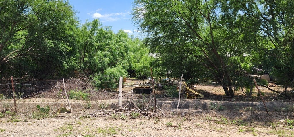 1542 Moses Rd