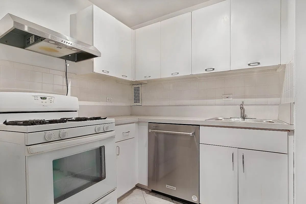 333 East 34th Street #2O