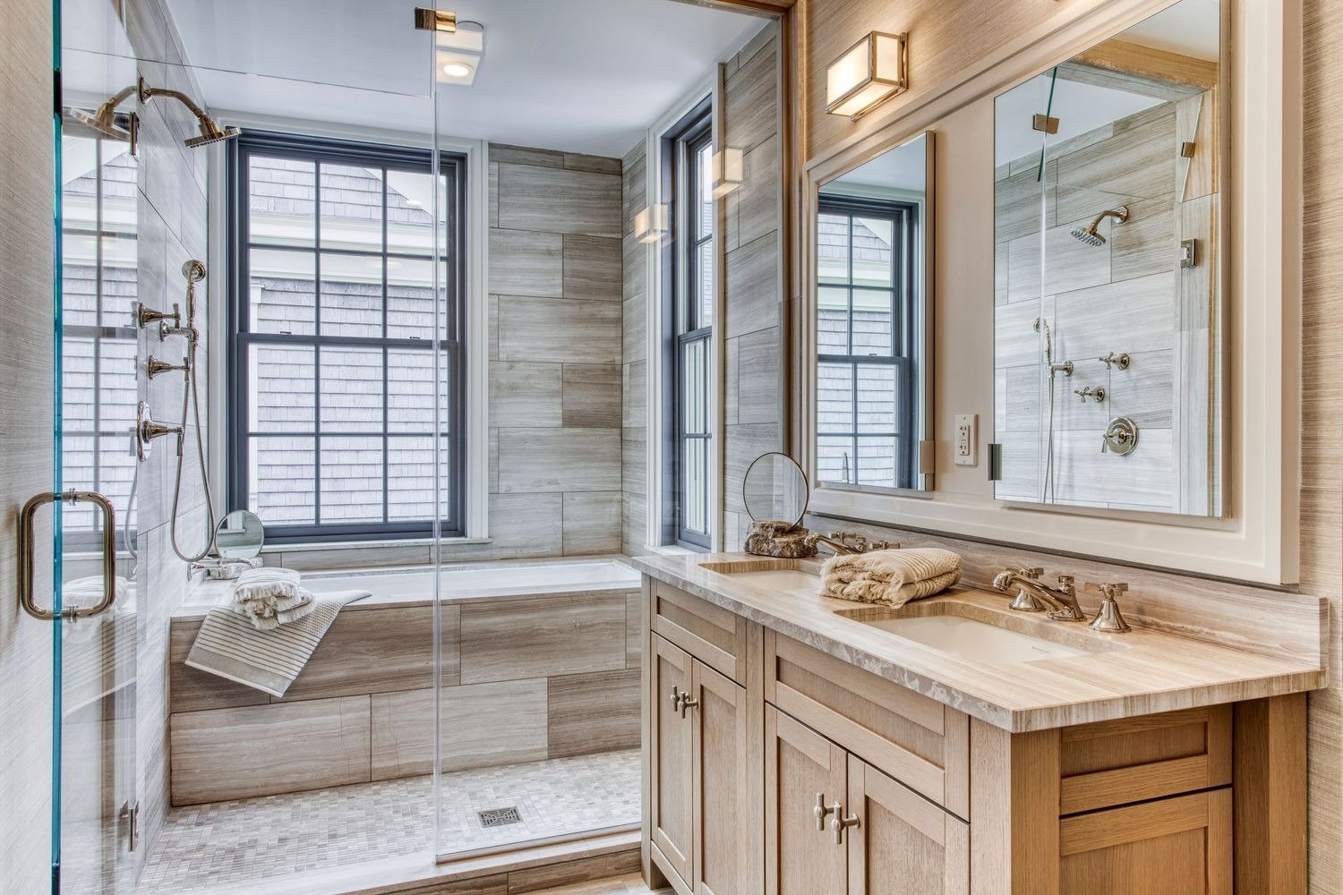 Chic, Unique & Spacious Watchcase Townhouse