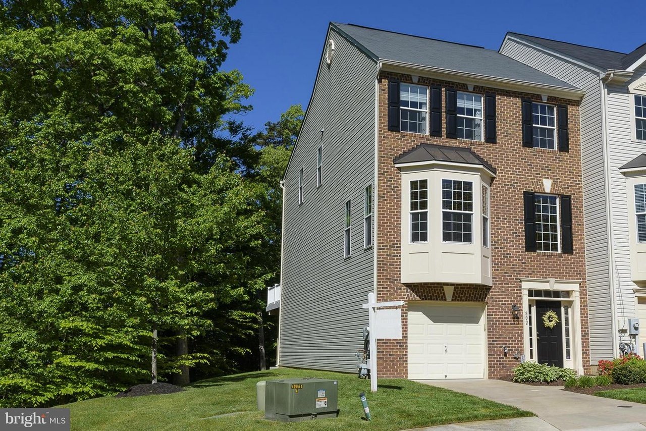 802 Emory Ct