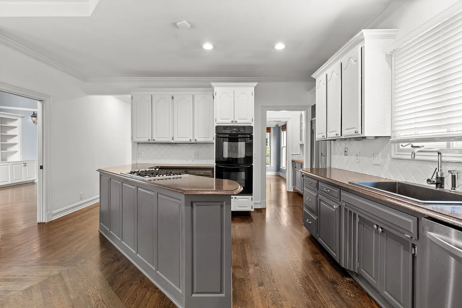 6 Abbeywood Ct