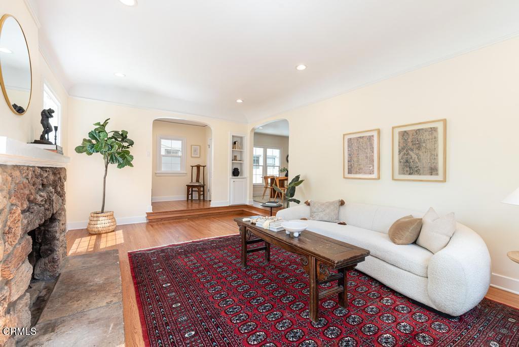 800 Winthrop Dr