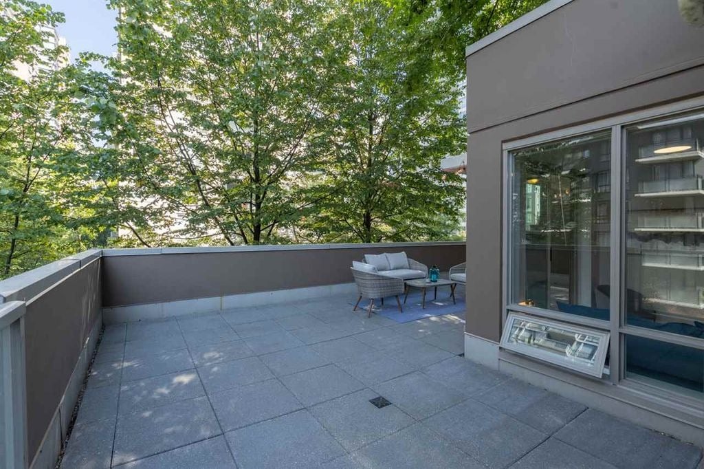 1055 Richards St, #509
