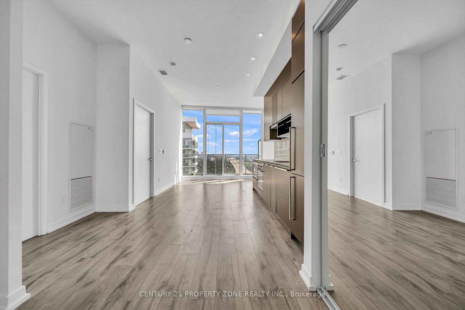 PERFECT SUITE FOR PENTHOUSE LIVING