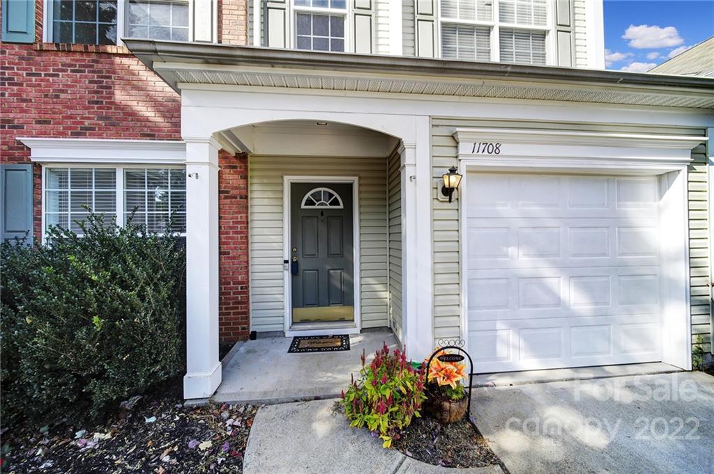 11708 Huxley Rd