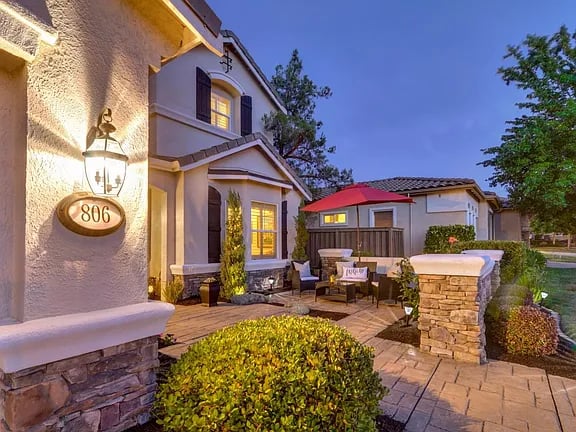 806 Fieldstone Ct