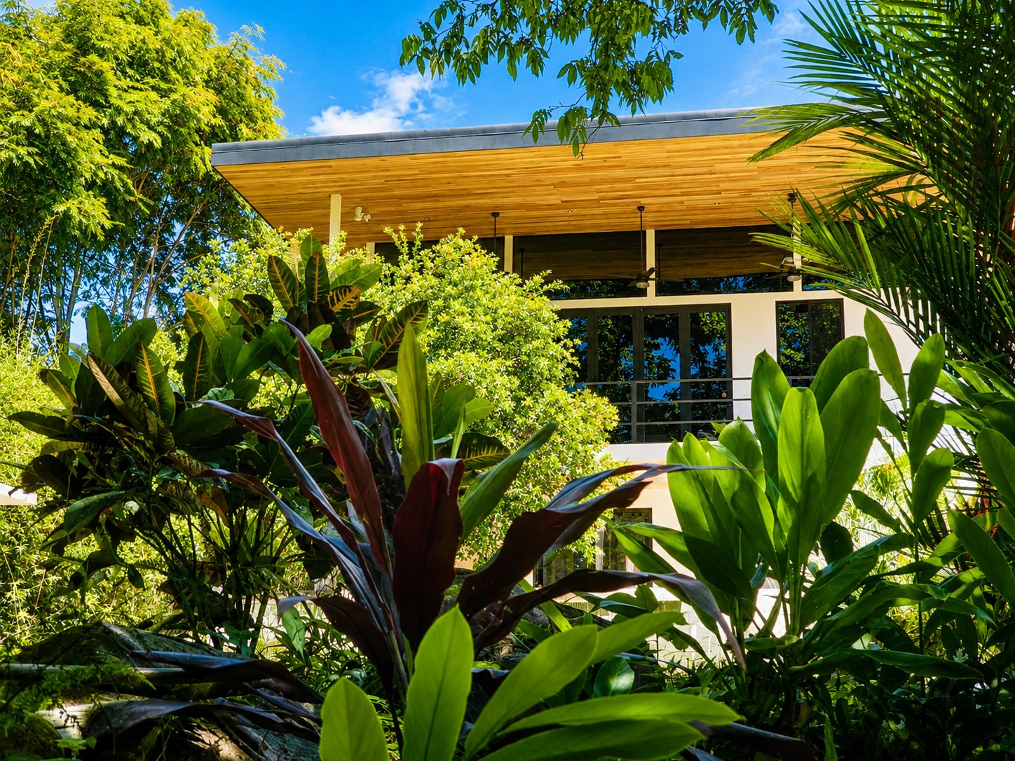 Jardines del Morete Riverside Oasis | Elegant 5 Bed Luxury Home