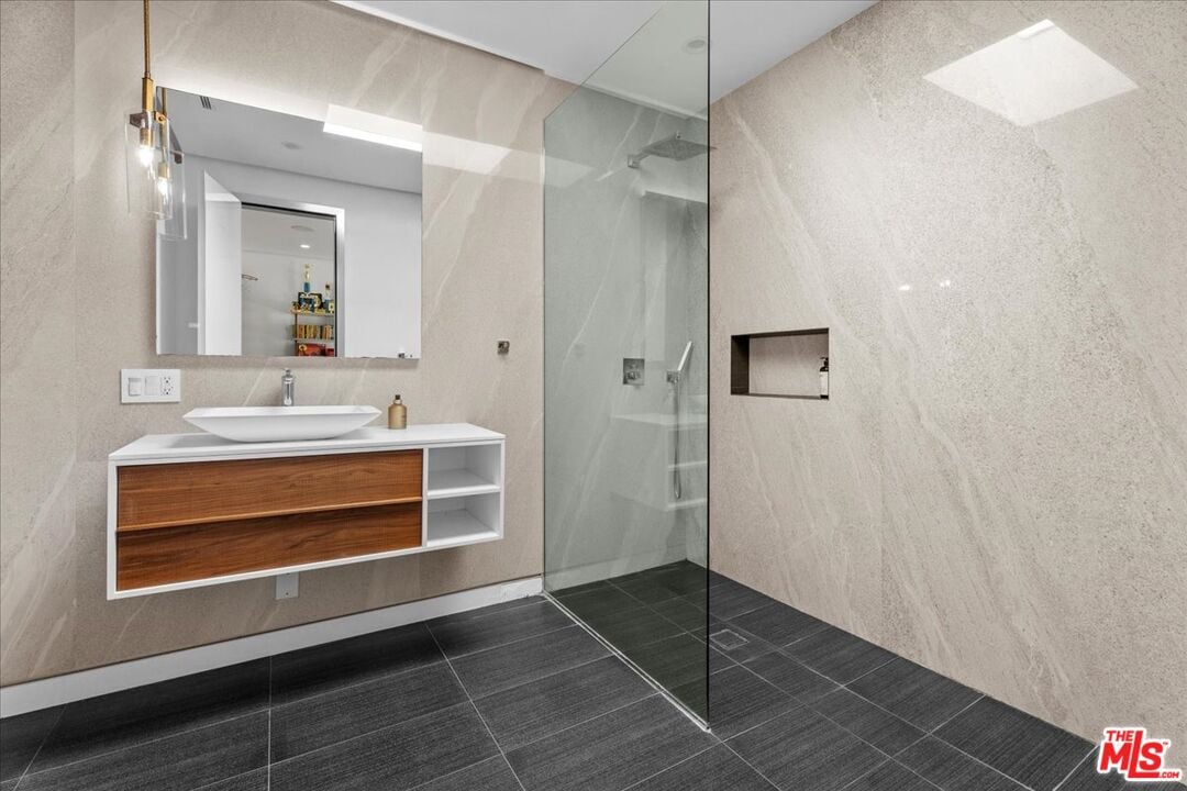 Celestia Estate, Hercules Dr, 90046