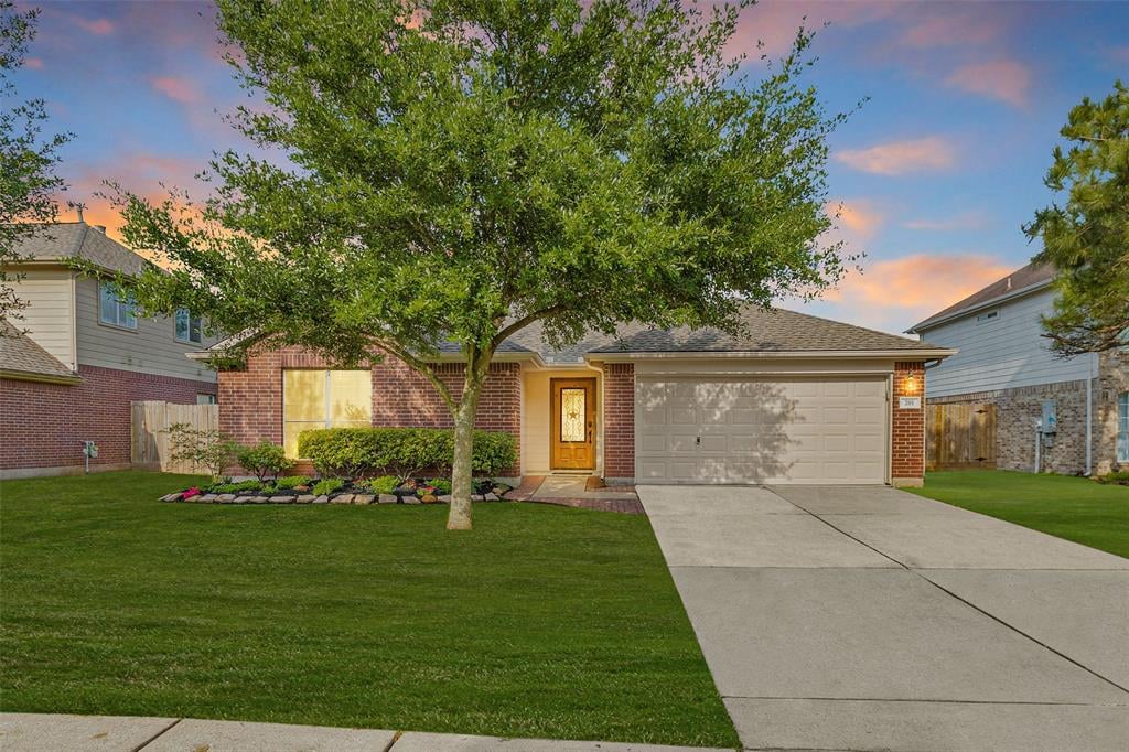 201 Cedar Lake Dr