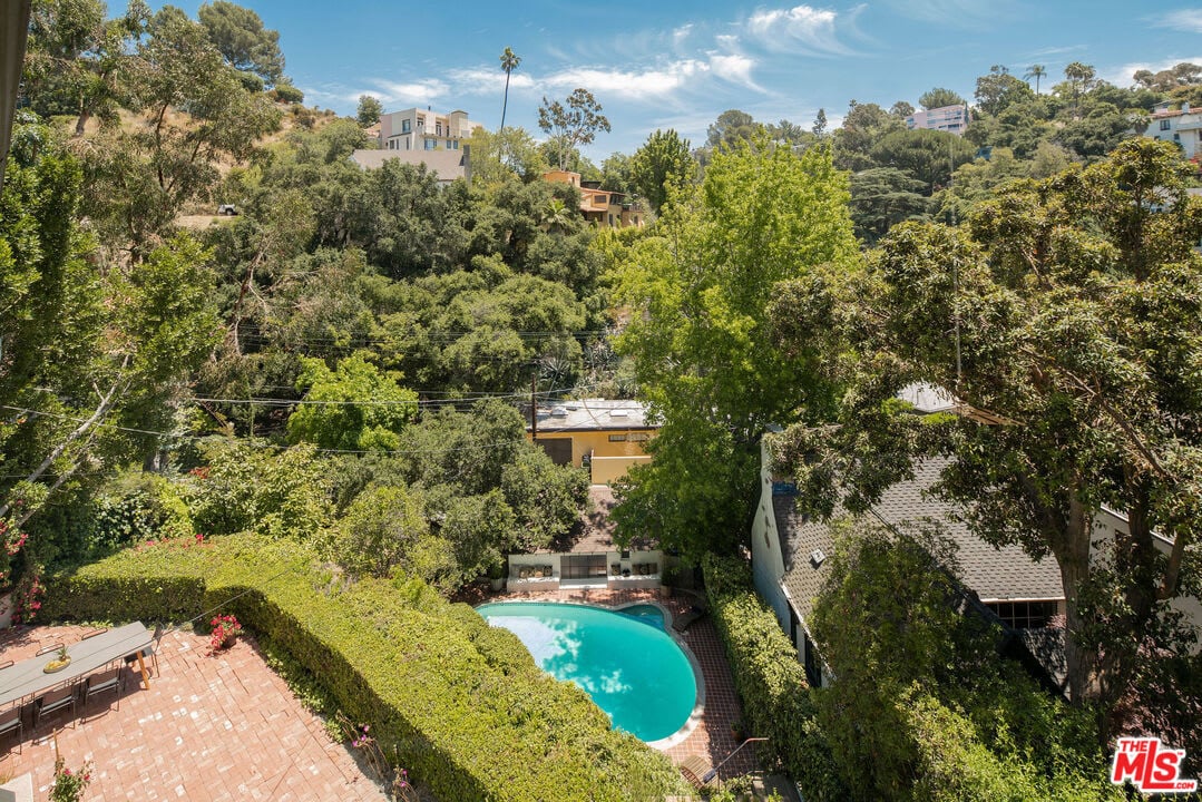 Romantic Beachwood Canyon Spanish