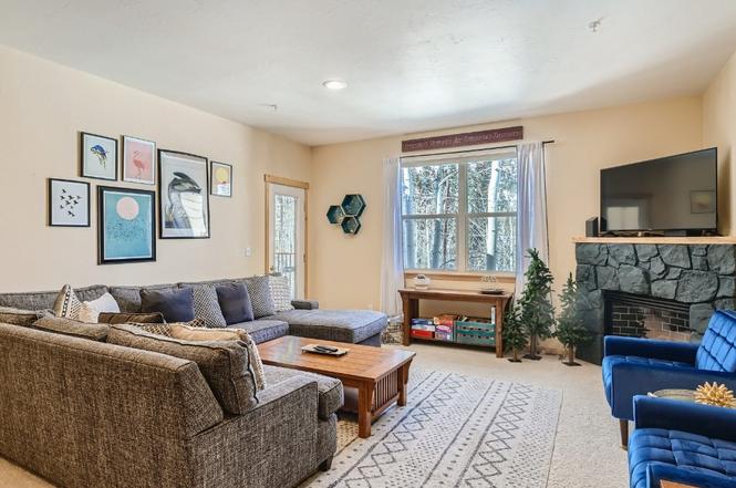 337 Streamside Ln #207