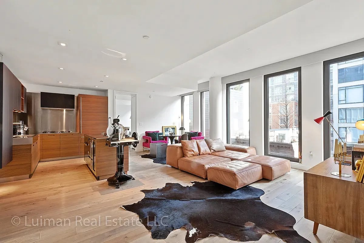 15 Renwick St, #702